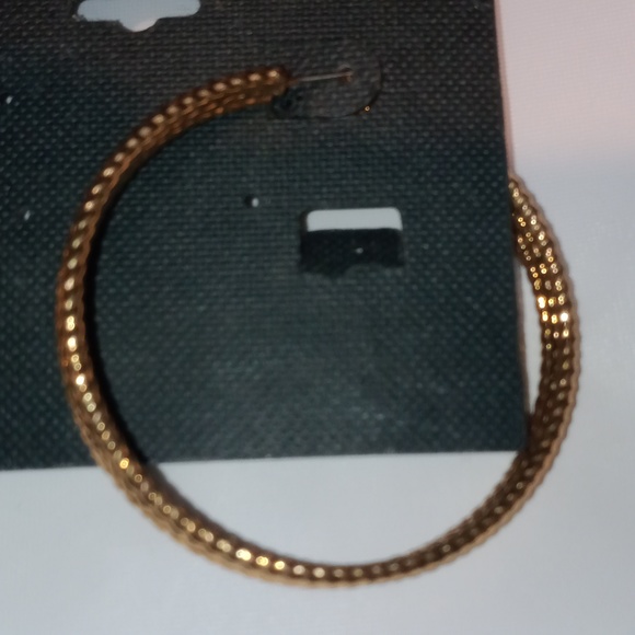 Traci Lynn Triple Play Gold Tone Hoop Earrings! - Picture 4 of 8